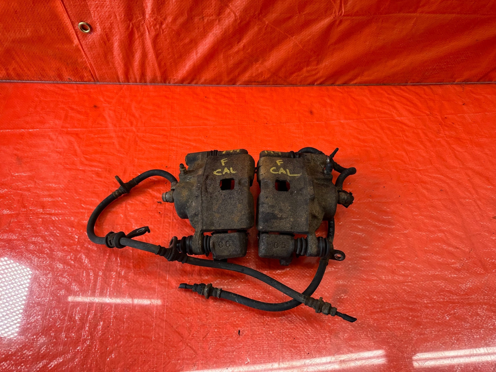 92 93 HONDA CIVIC HATCHBACK   FRONT BRAKE CALIPERS   LEFT RIGHT CALIPER OEM #1994
