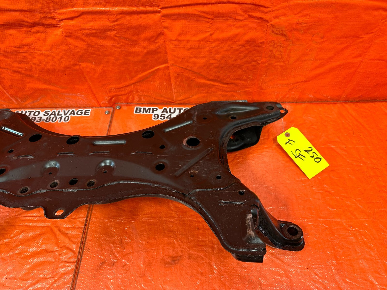 00 05 TOYOTA CELICA   FRONT SUBFRAME CROSSMEMBER K FRAME ENGINE CRADLE   OEM 25011