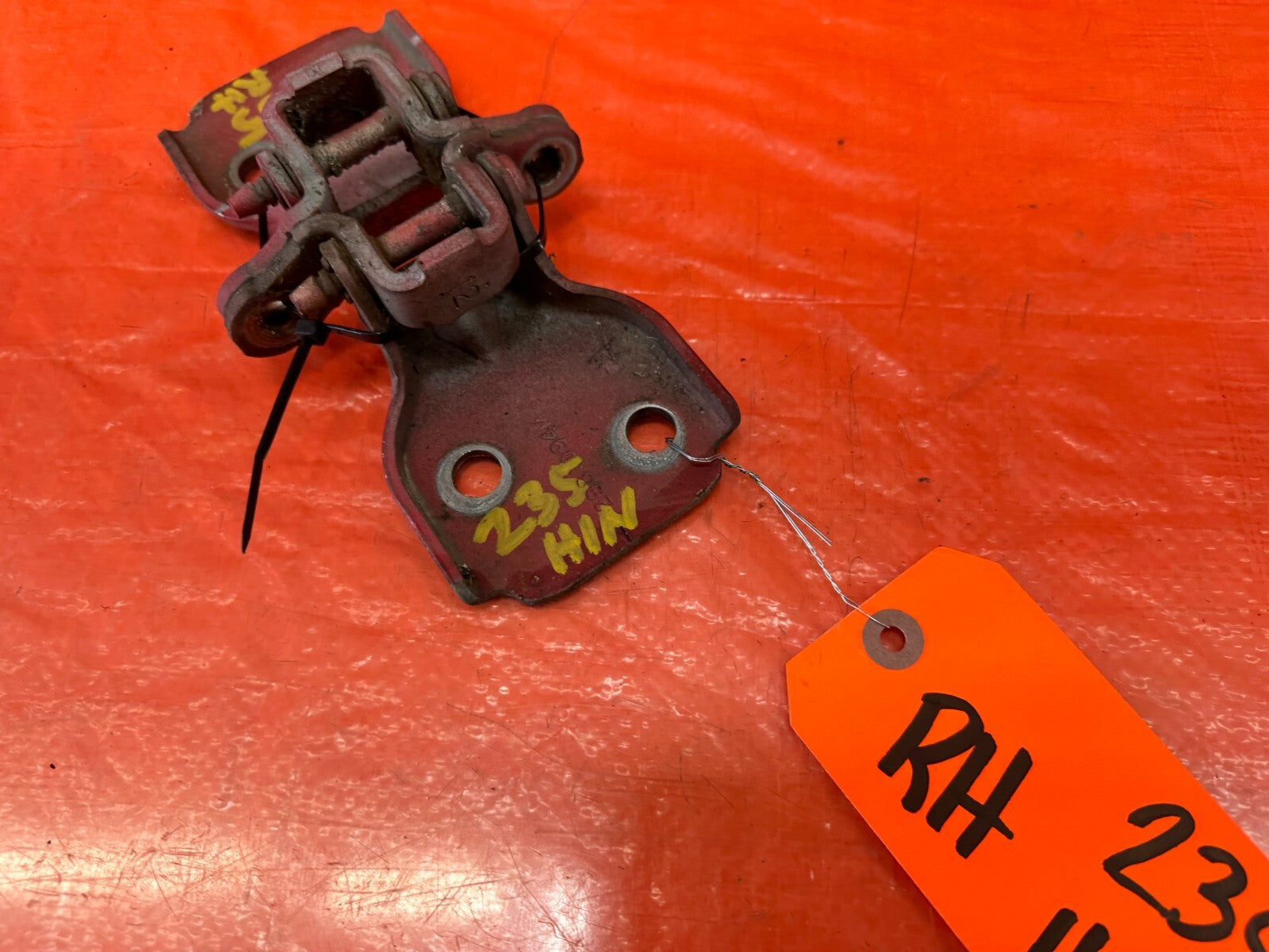 88 00 HONDA CIVIC FRONT LEFT OR RIGHT DOOR HINGE SET / UPPER + LOWER OEM #2352