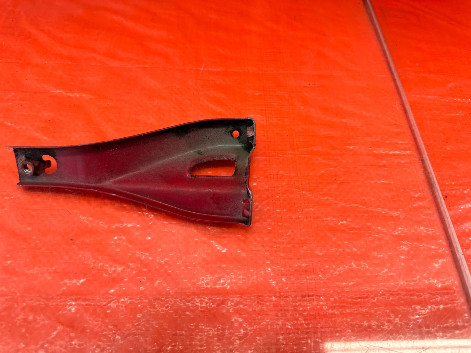 90 93 ACURA INTEGRA   FENDER MOUNTING BRACKET SUPPORT BRACE DRIVER LEFT OEM 1894