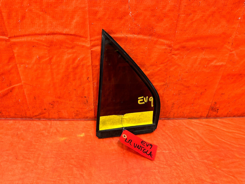 03 05 LANCER EVOLUTION EVO VIII IX 8 9   DRIVER LEFT REAR   DOOR VENT GLASS  0