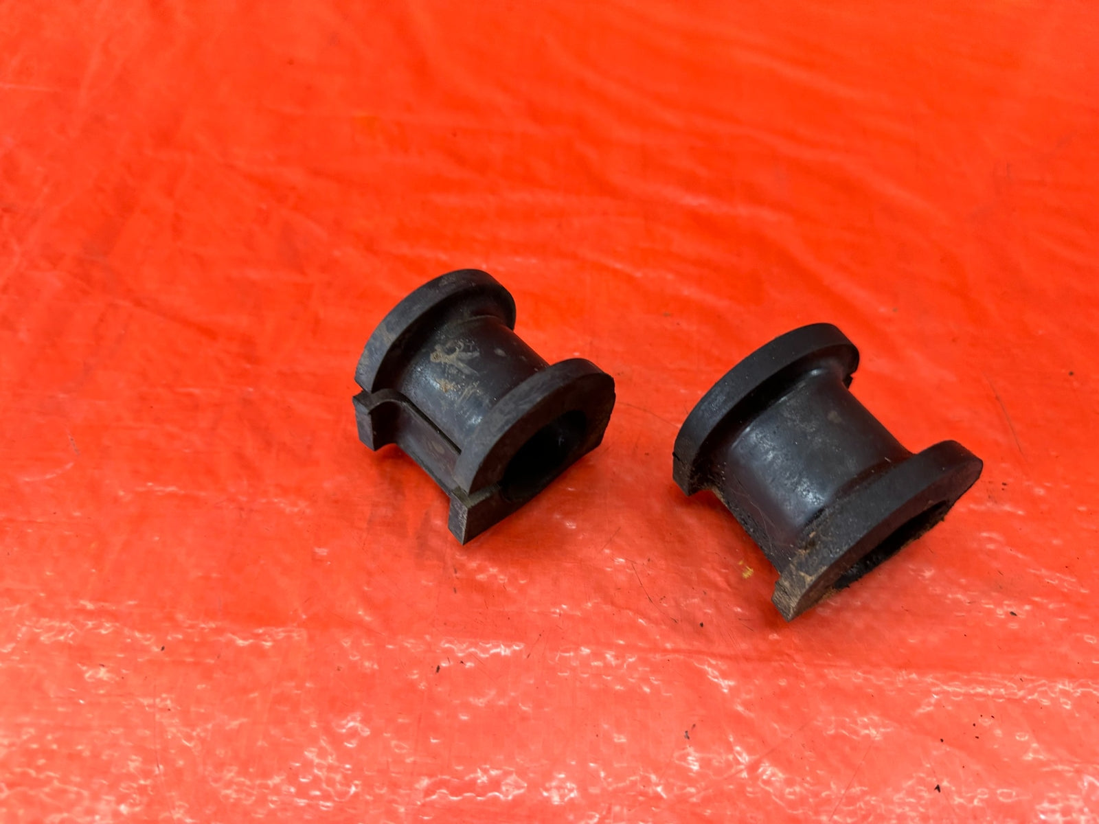99 00 HONDA CIVIC SI EM1   26MM   FRONT SWAY STABILIZER BAR BUSHINGS   OEM #2187