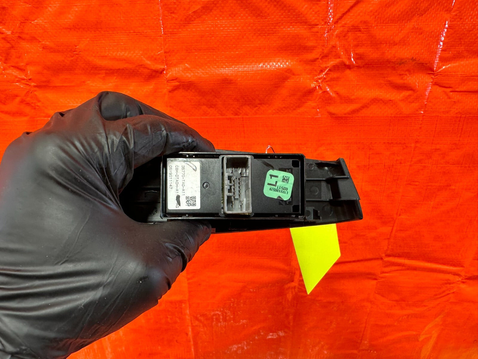 08 12 HONDA ACCORD SEDAN   PASSENGER RIGHT REAR WINDOW SWITCH   OEM #2518