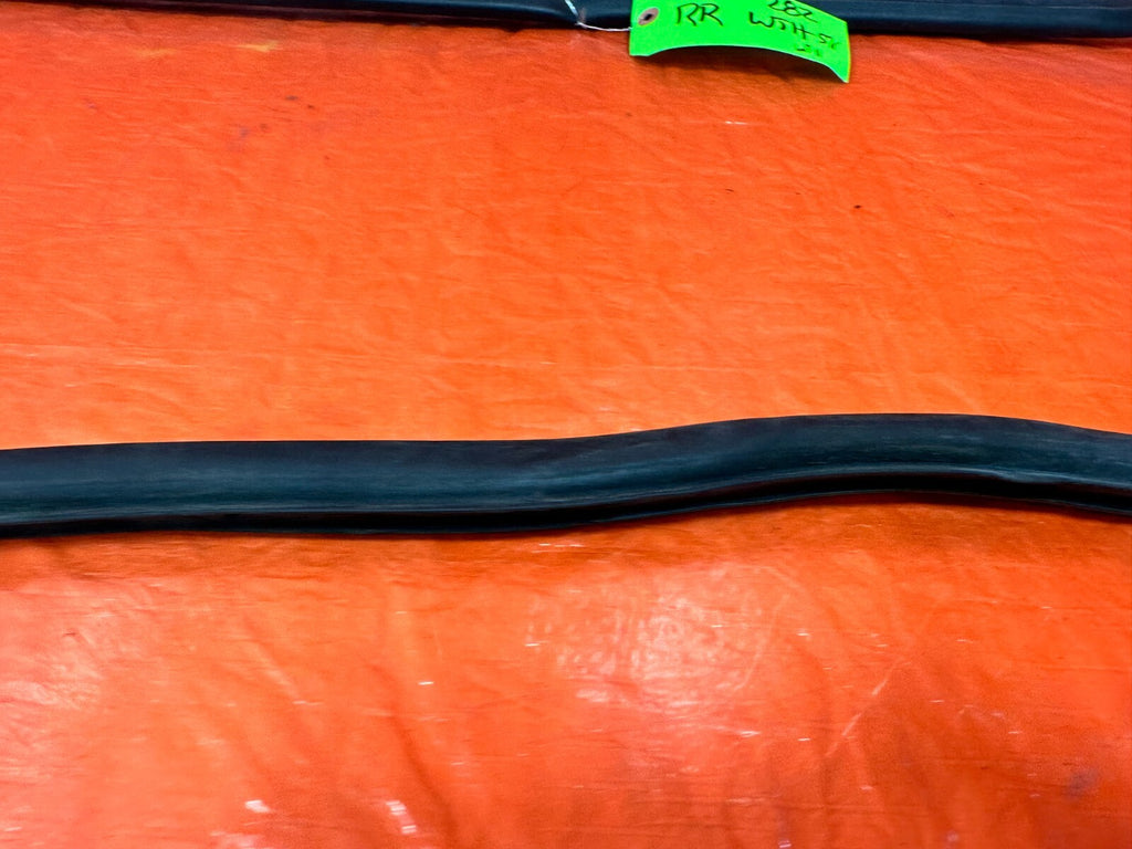 06 11 CIVIC 4D SEDAN   PASSENGER RIGHT REAR WEATHER STRIP SEAL GASKET OEM #2826