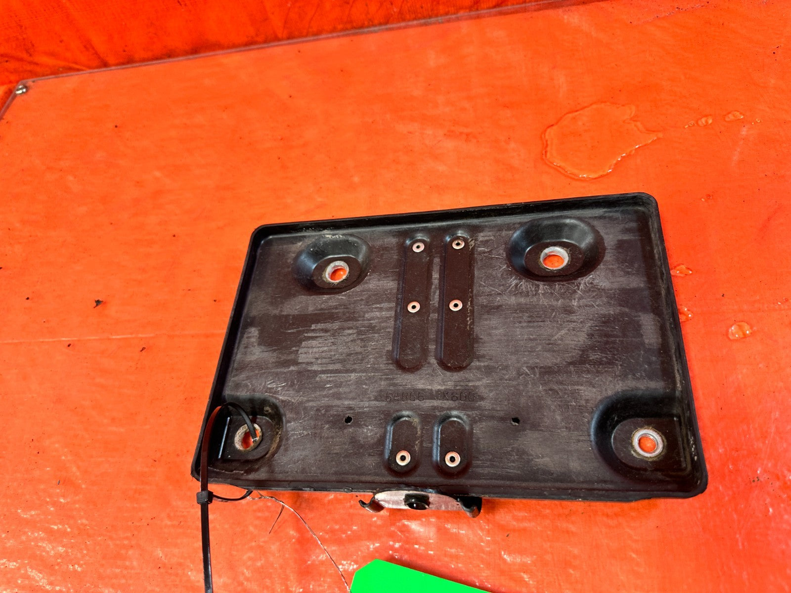 08 15 INFINITI G37 & Q60   2D   BATTERY TRAY MOUNTING BRACKET W/ TIE DOWN COVER3