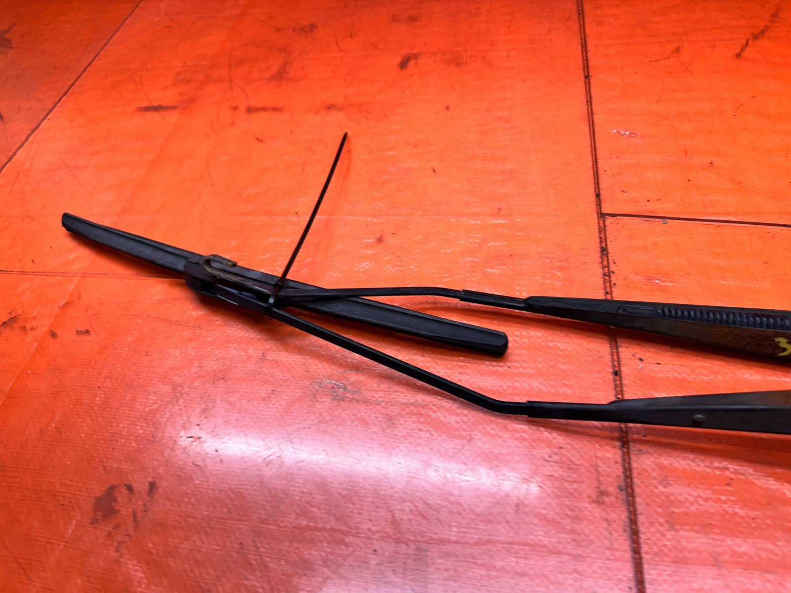 97 01 HONDA PRELUDE 2.2L DRIVER PASSENGER FRONT WINDSHIELD WIPER ARMS SET #3368