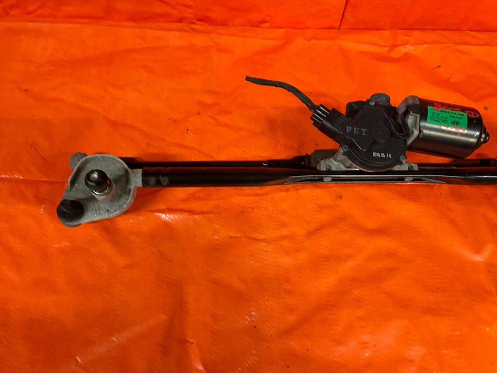 10 16 HYUNDAI GENESIS 2D COUPE   WINDSHIELD WIPER MOTOR W/ LINKAGE COMPLETE OEM6