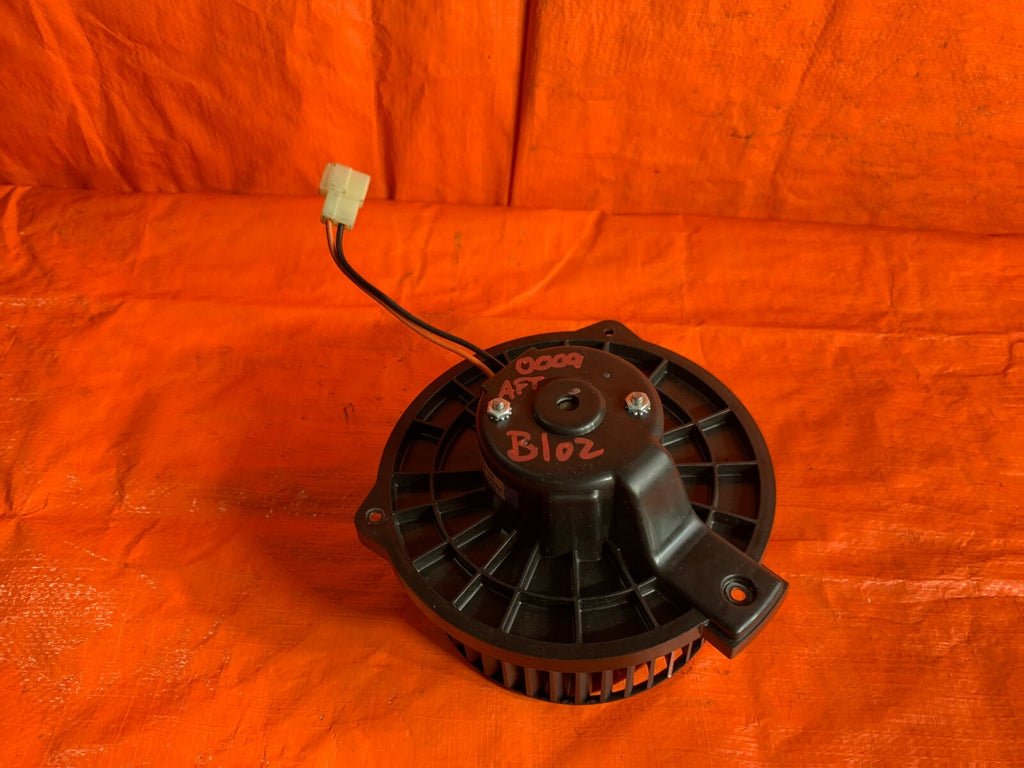 2004 04 HONDA CR V CRV 4WD   HVAC AIR CONDITIONING AC BLOWER MOTOR0