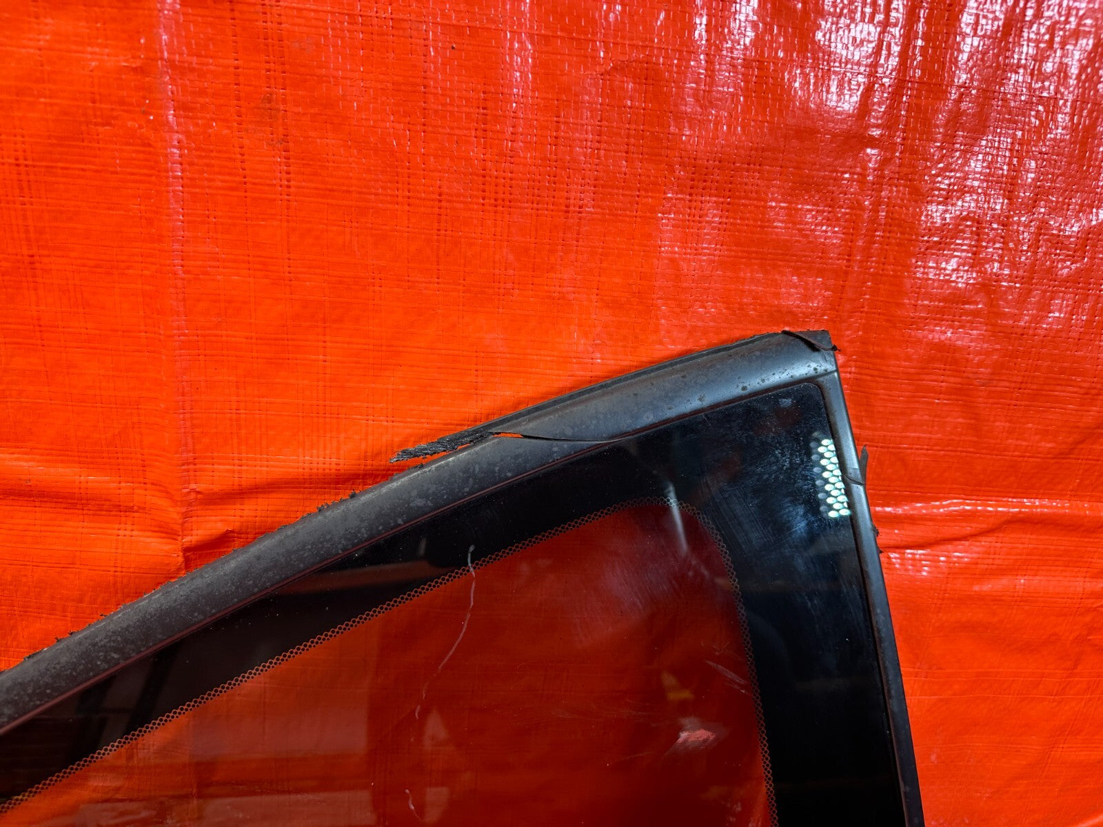 94 01 ACURA INTEGRA 2D   PASSENGER RIGHT REAR 1/4 GLASS WINDOW   OEM FACTORY 2474