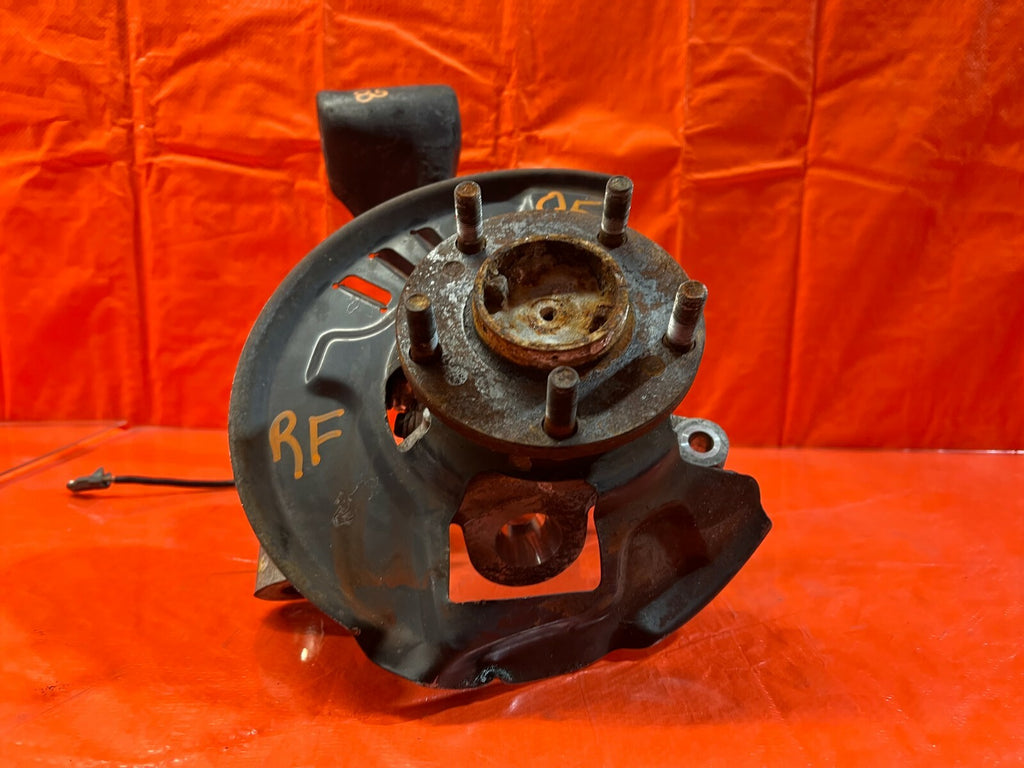 90 91 NISSAN 300ZX   PASSENGER RIGHT FRONT SPINDLE KNUCKLE HUB   W/ ABS WIRE OEM5
