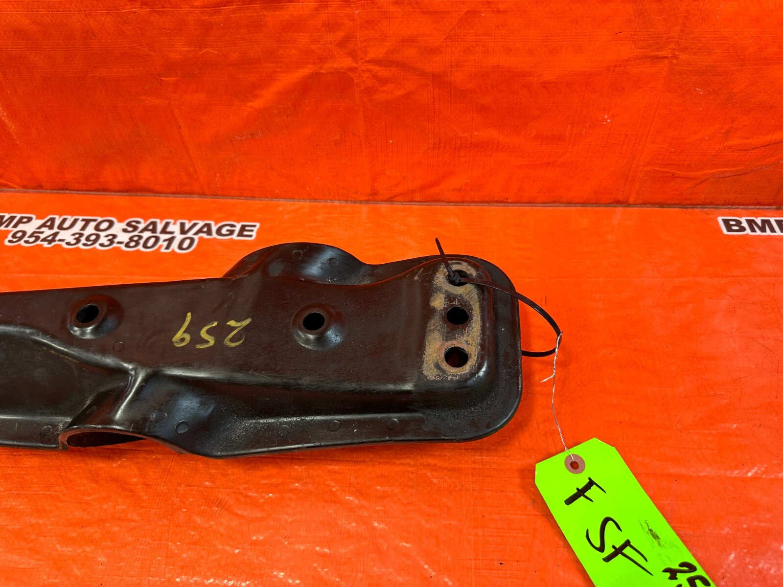 97 01 HONDA PRELUDE   SUB FRAME CROSSMEMBER W/ RODS   FRONT PORTION   OEM #2595