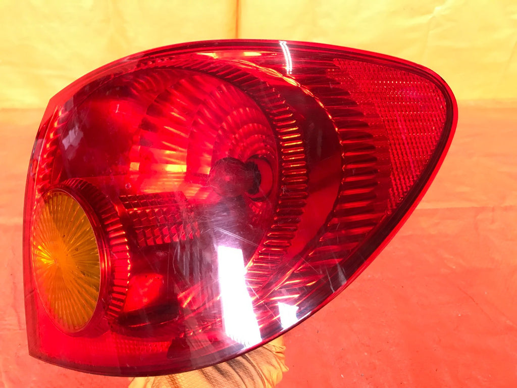 OEM 2006 06 TOYOTA COROLLA PASSENGER RIGHT OUTER TAIL LIGHT LAMP R RH 4