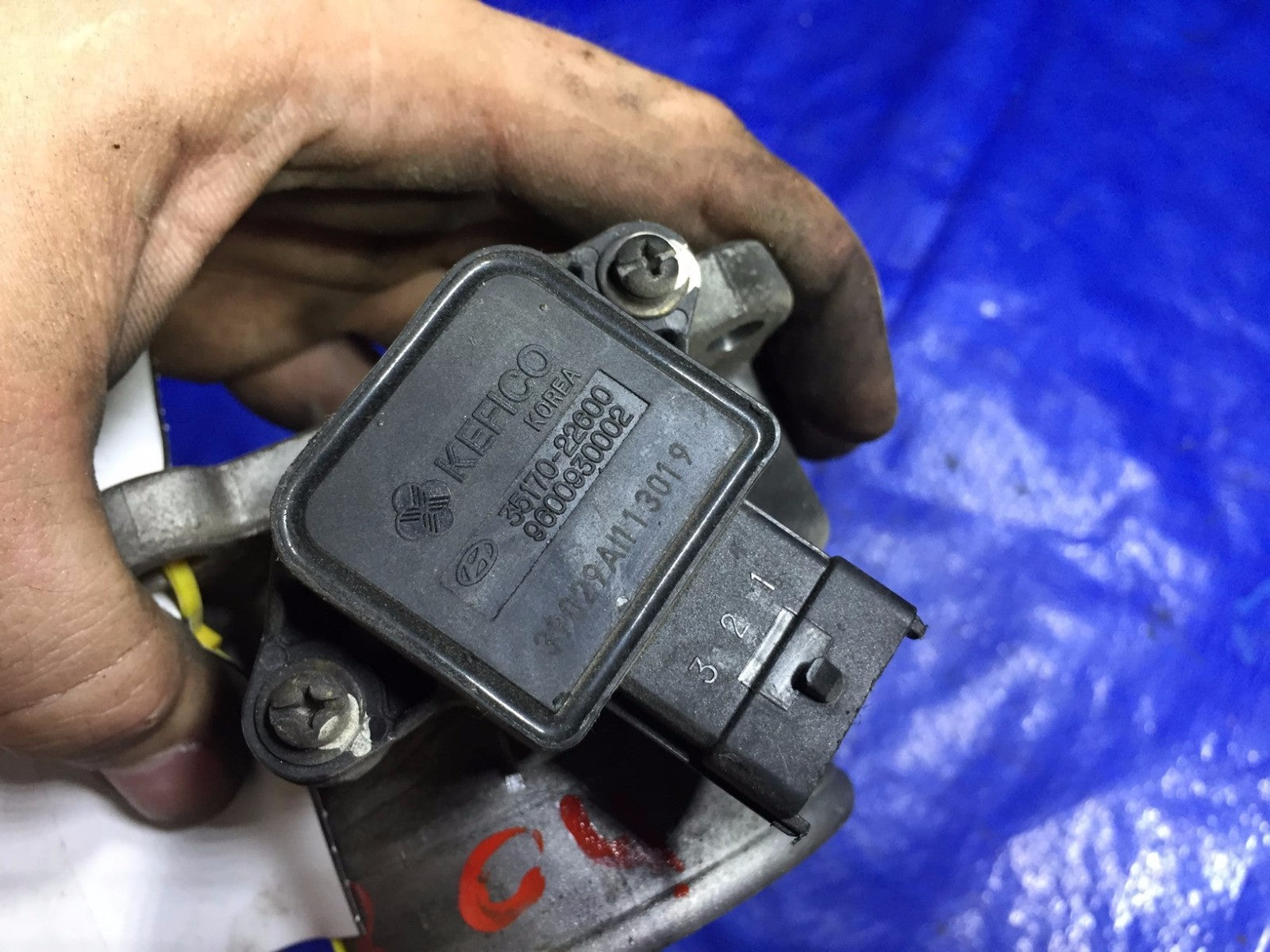 OEM 2004 HYUNDAI ELANTRA 2.0L THROTTLE BODY ASSEMBLY 3