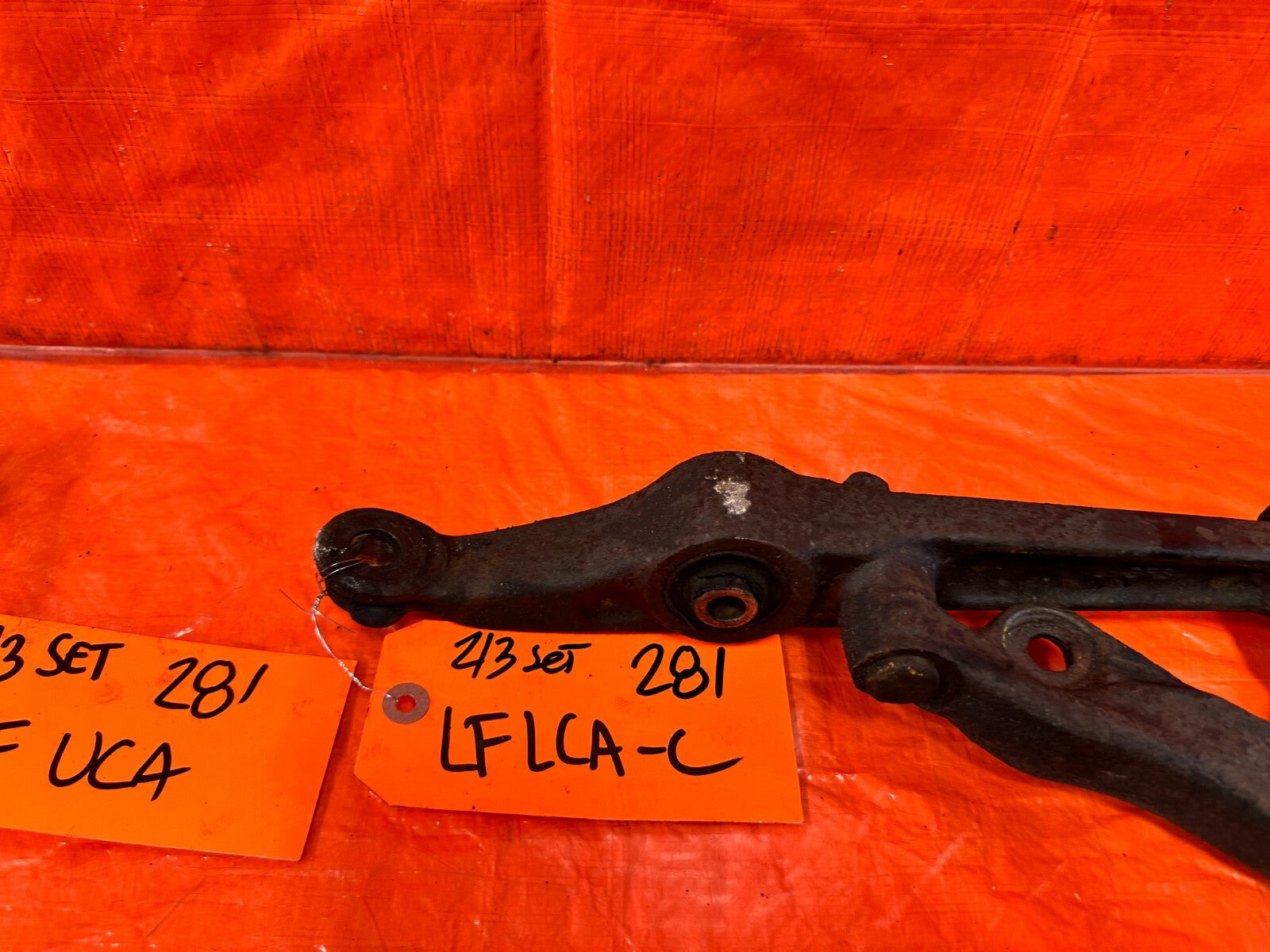 94 01 ACURA INTEGRA DRIVER LEFT FRONT SPINDLE KNUCKLE HUB & LOWER CONTROL ARM 814