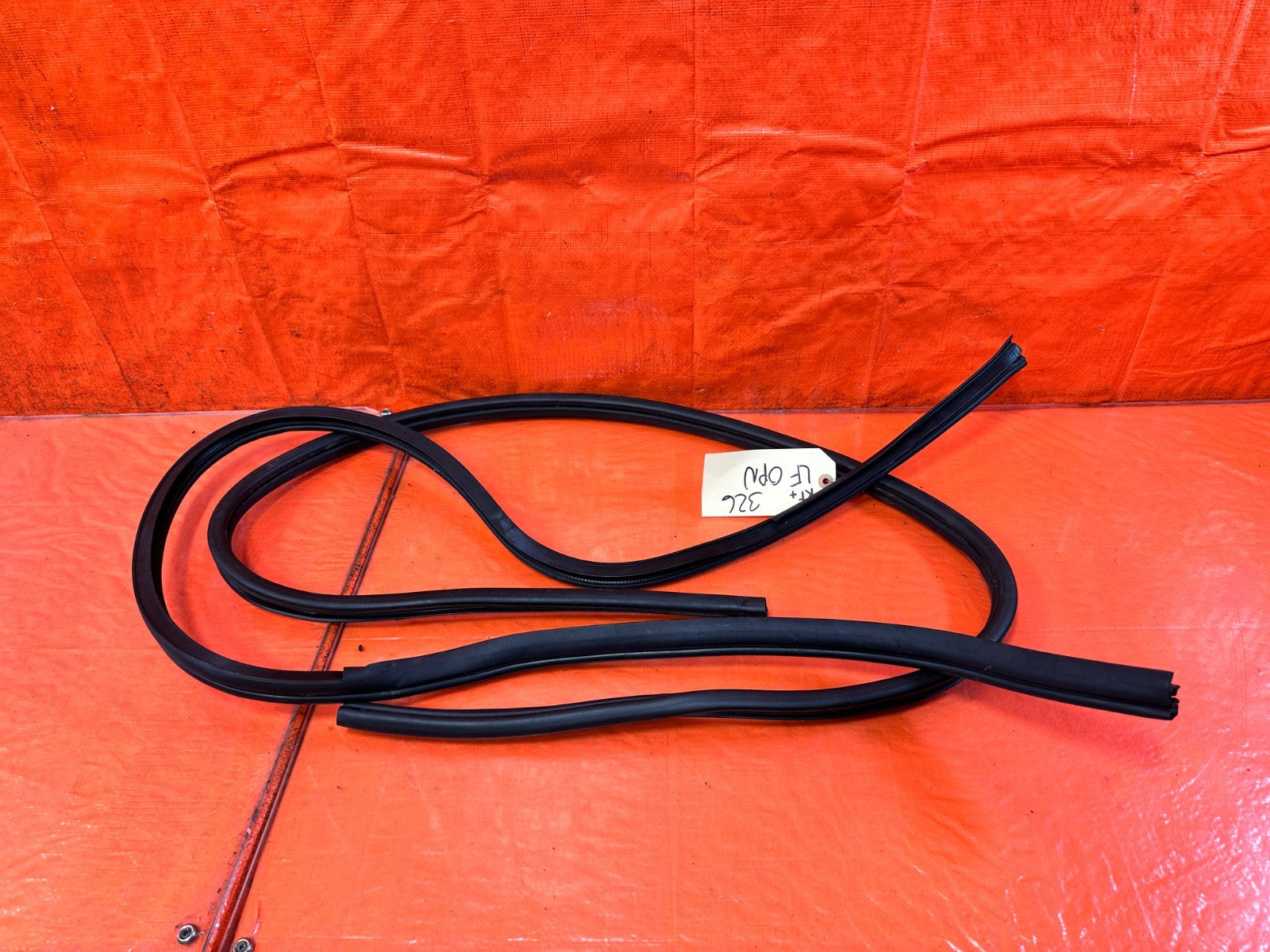 HYUNDAI GENESIS COUPE   CHASSIS TO DOOR OPEN TRIM WEATHER STRIP LEFT RIGHT 3268