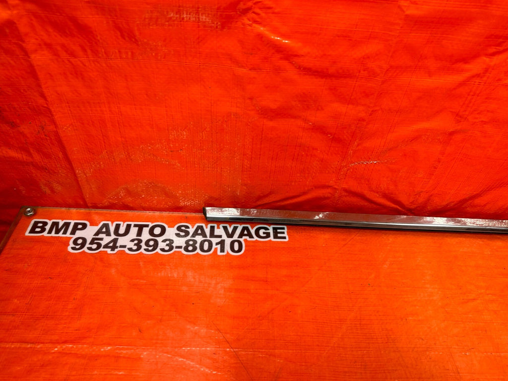 2010 10 INFINITI FX35   PASSENGER RIGHT REAR DOOR GLASS WINDOW TRIM   OEM #1168