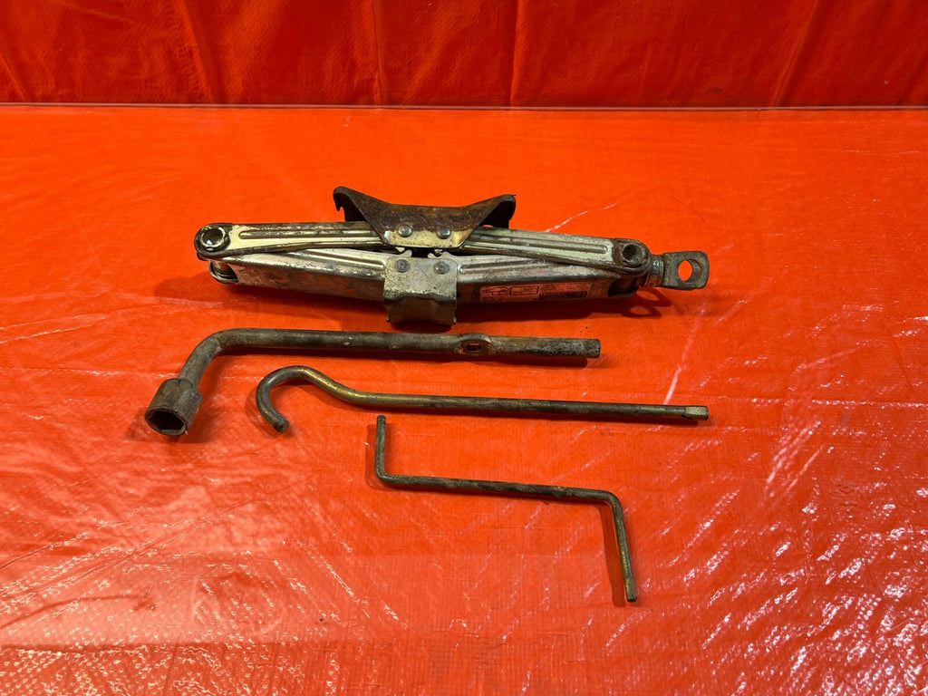 02 06 ACURA RSX BASE & TYPE S EMERGENCY SPARE TIRE TOOL KIT TOOLS JACK OEM #938