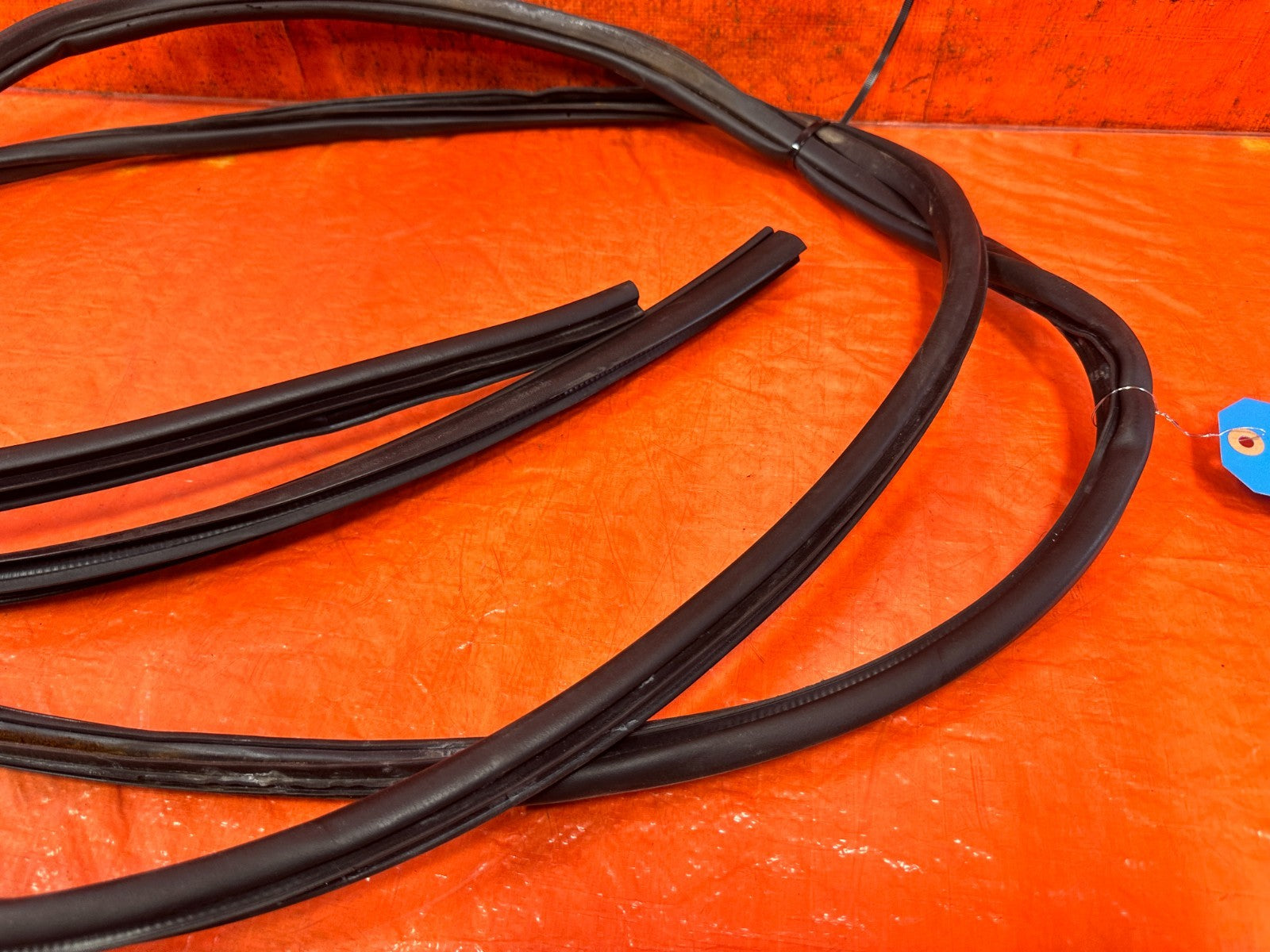 INFINITI G37 CONVERTIBLE CHASSIS TO DOOR OPEN TRIM STRIP LEFT RIGHT OEM 3299