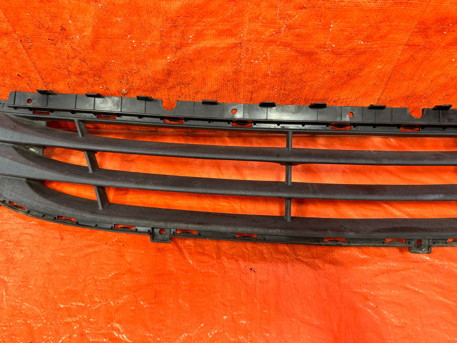 16 HYUNDAI GENESIS COUPE LOWER FRONT BUMPER GRILLE INSERT TRIM PLASTIC OEM 3253
