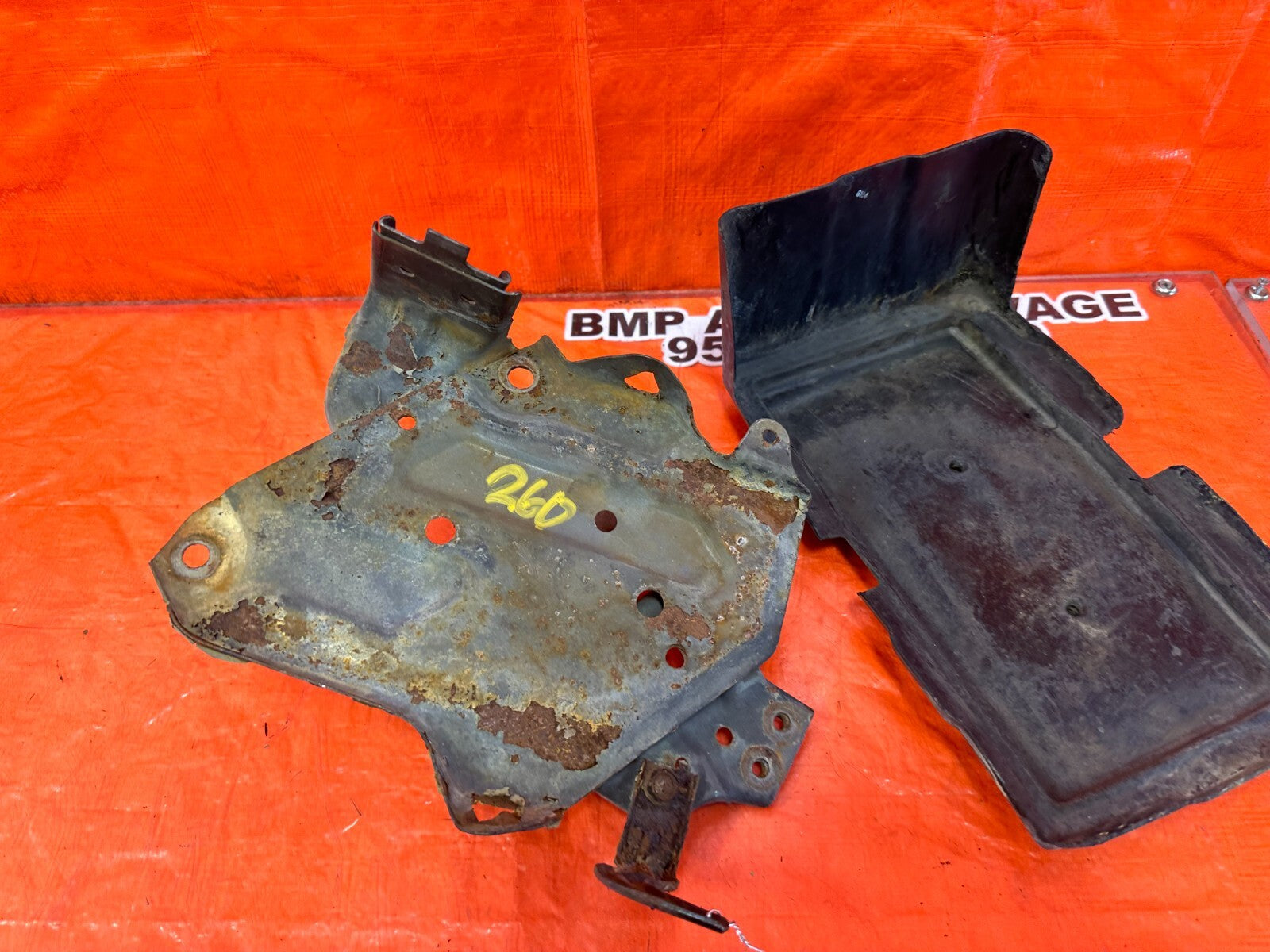 06 11 HONDA CIVIC   BATTERY TRAY AND PLASTIC COMBO   OEM OE #2603