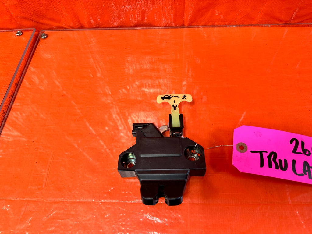 15 21 SUBARU WRX & STI   TRUNK LID LATCH LOCK ACTUATOR   OEM FACTORY #2664