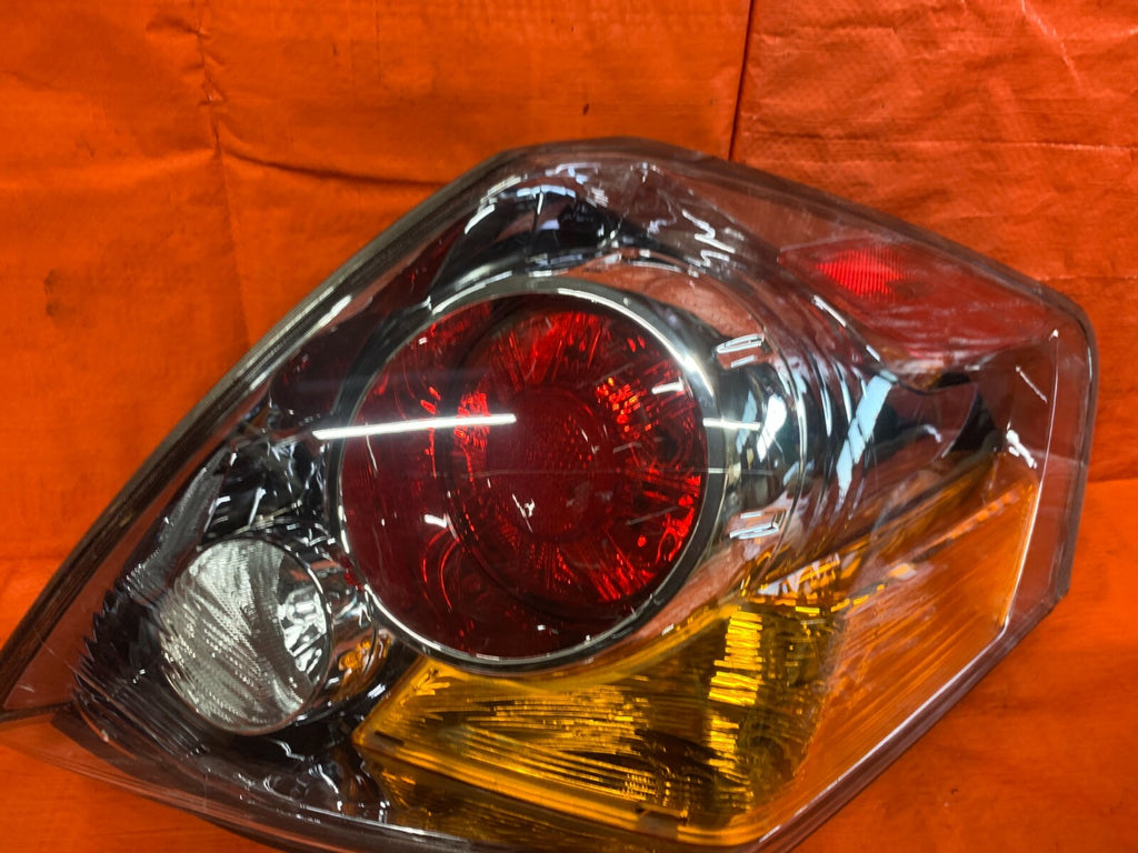 10 12 NISSAN ALTIMA   SEDAN MODEL ONLY   PASSENGER RIGHT TAIL LIGHT LAMP R RH3