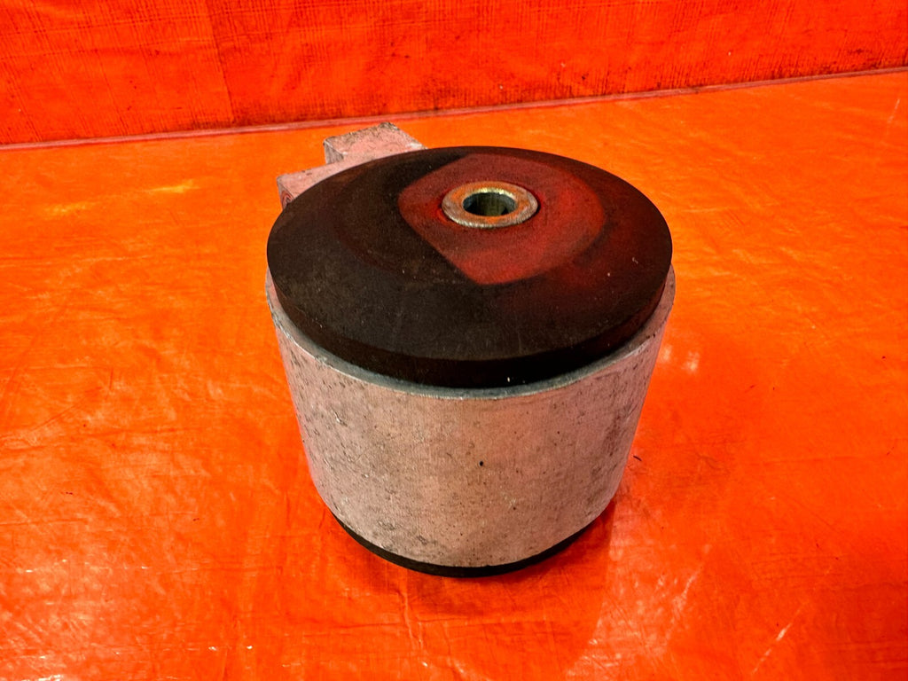94 01 ACURA INTEGRA   DRIVER LEFT   ENGINE MOTOR MOUNT   POLYURETHANE INSERT 2745