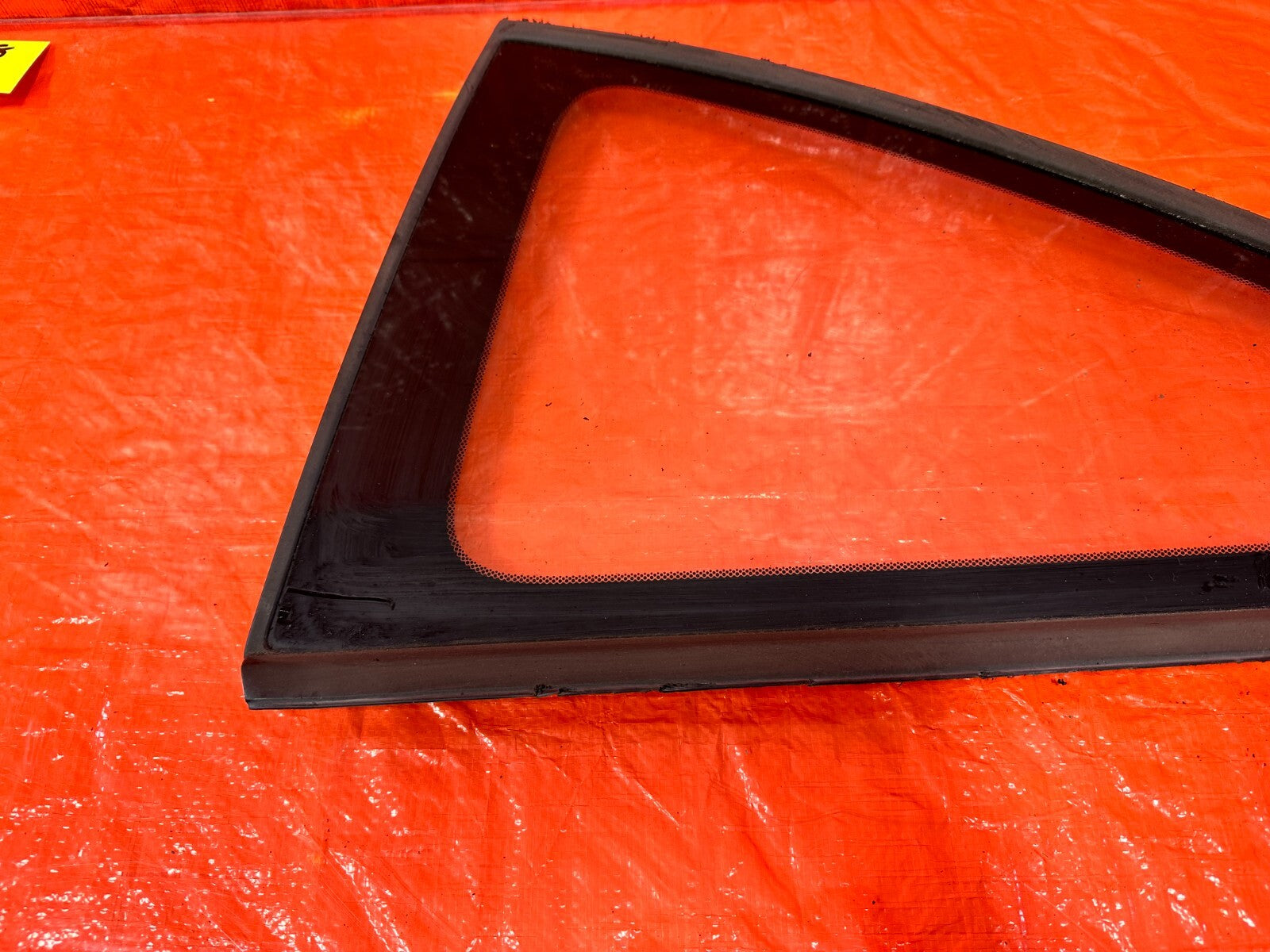 94 01 ACURA INTEGRA 2D MODEL   REAR QUARTER 1/4 GLASS   DRIVER LEFT OEM #2684
