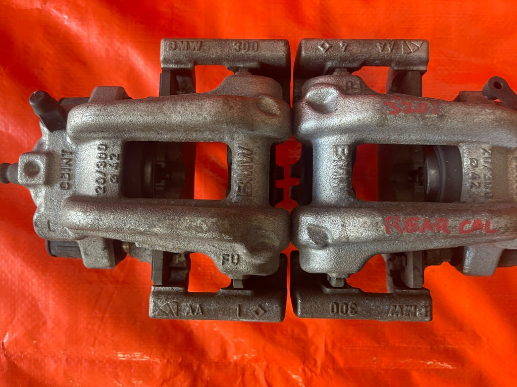 17 18 BMW 320i   REAR WHEEL DRIVE   BASE NON SPORT   REAR CALIPER SET LEFT RIGHT4