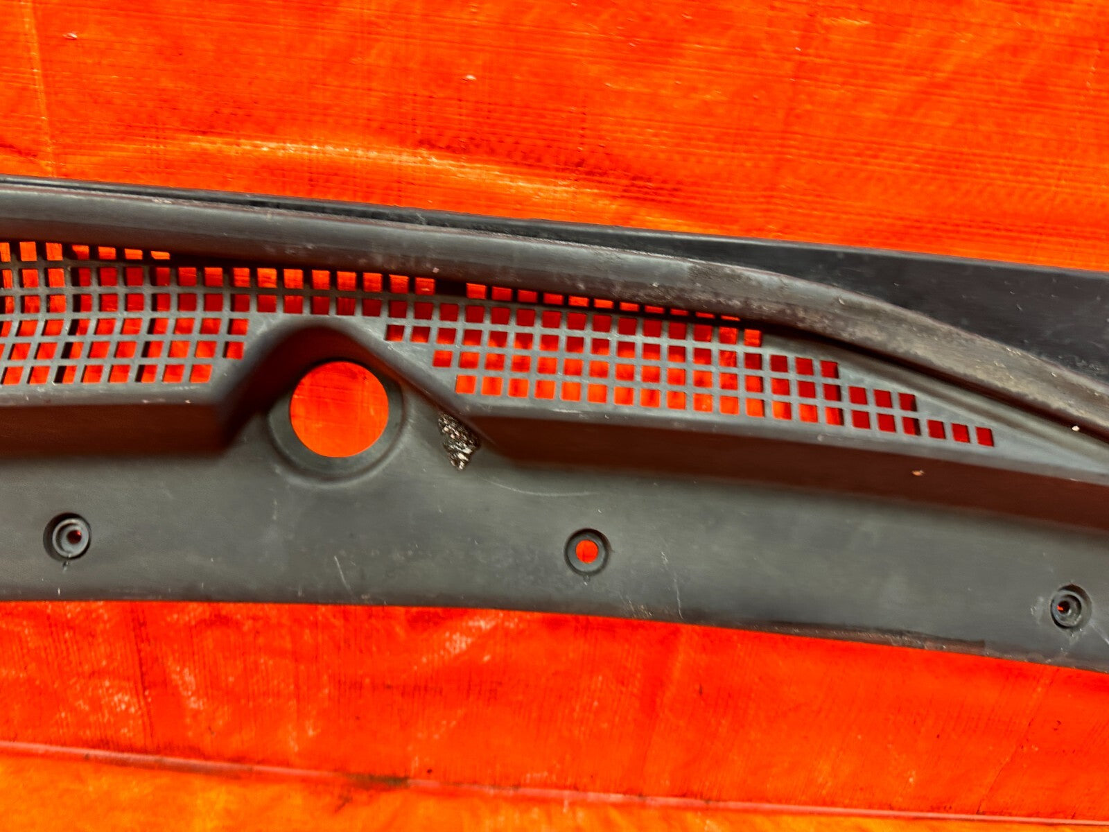 93 97 HONDA DEL SOL  WINDSHIELD WIPER COWL TRIM PLASTIC   OEM FACTORY #2943