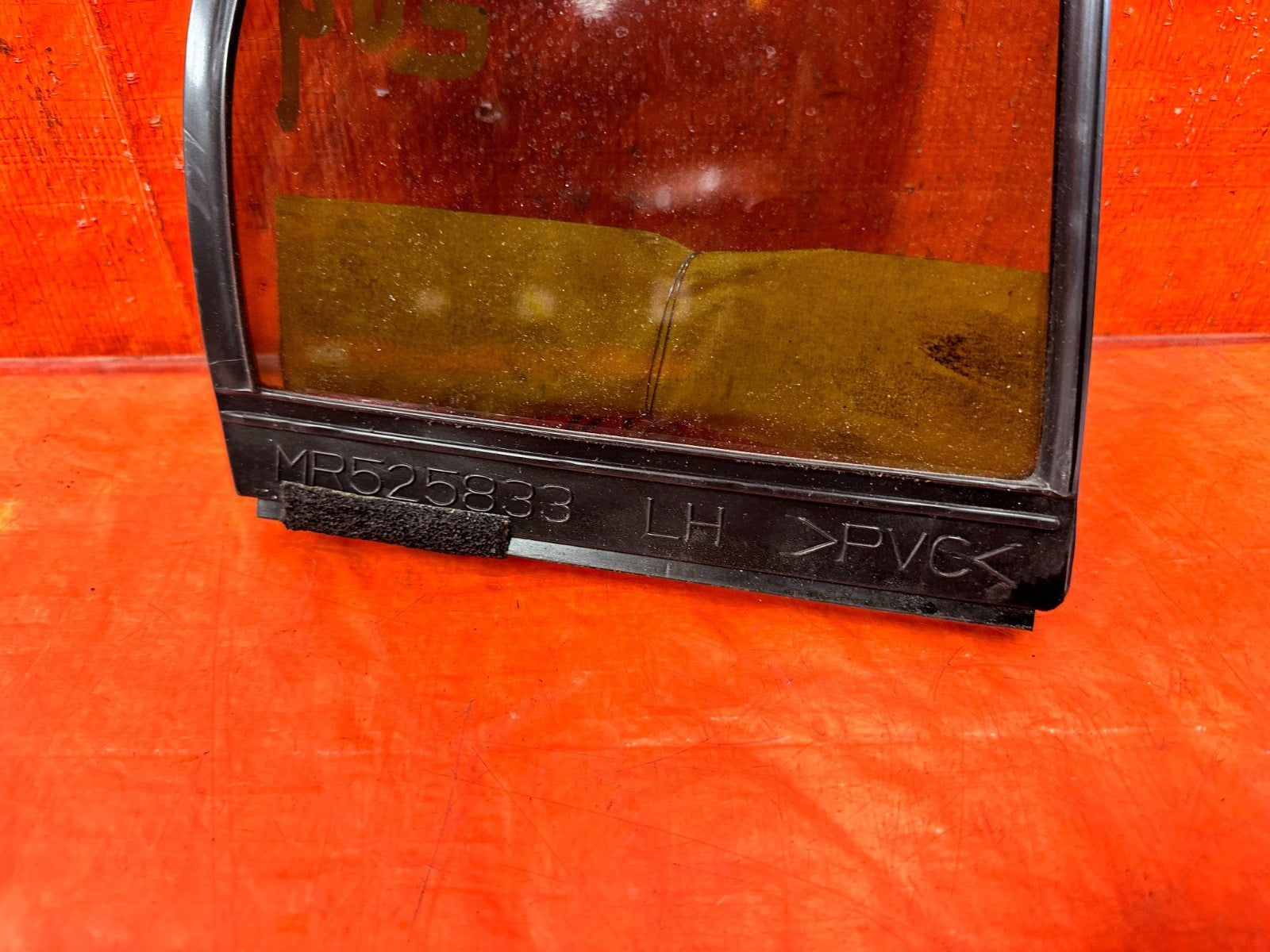 03 05 LANCER EVOLUTION EVO VIII IX 8 9   DRIVER LEFT REAR   DOOR VENT GLASS  2