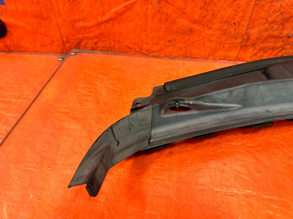 13 16 HYUNDAI GENESIS 2D COUPE   WINDSHIELD WIPER COWL   86150 2M000   OEM #32517
