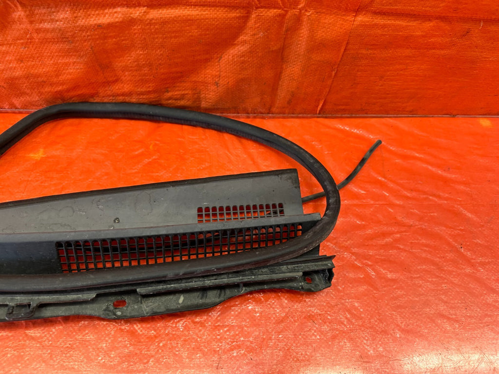 04 08 ACURA TL   WIPER COWL TRIM   PASSENGER RIGHT SIDE   OEM FACTORY #2345