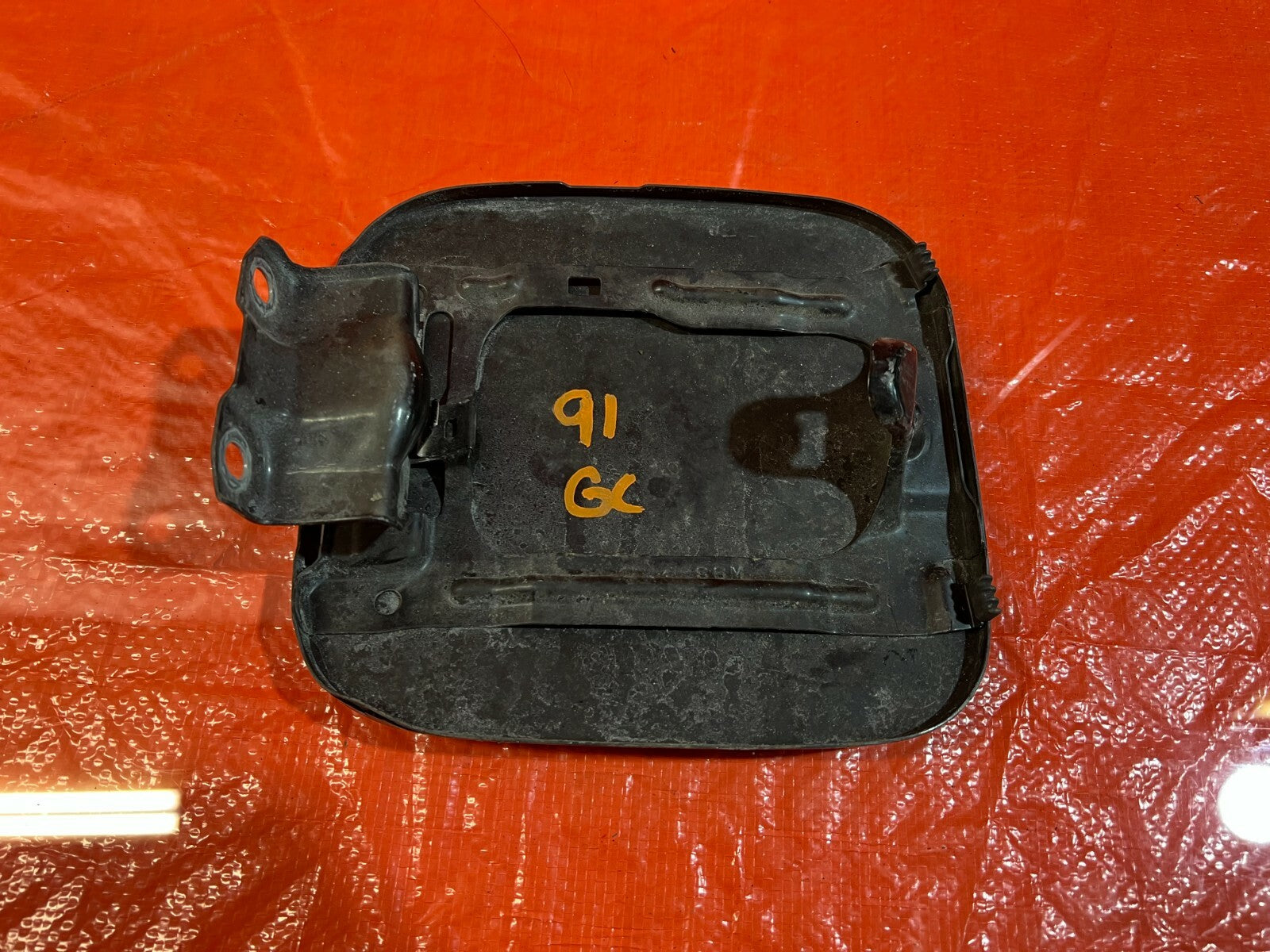 02 06 ACURA RSX BASE & TYPE S   GAS FUEL LID COVER   BLACK   OEM FACTORY #9110