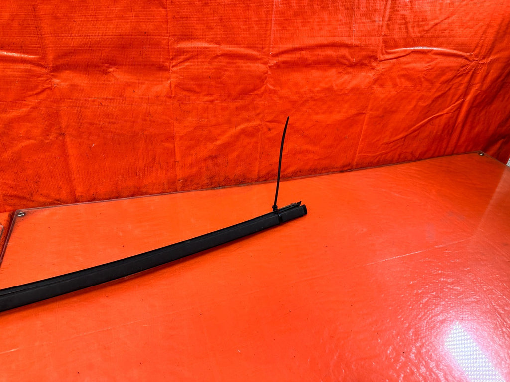 13 16 HYUNDAI GENESIS COUPE   ROOF TRIM WEATHER STRIP SET   LEFT & RIGHT OEM 3261