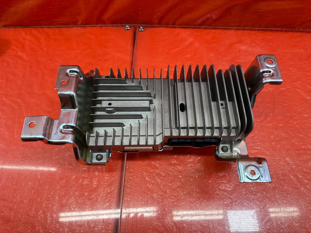 08 15 INFINITI G37 & Q60   2D COUPE   COMPLETE FACTORY BOSE AMPLIFIER   OEM #1900