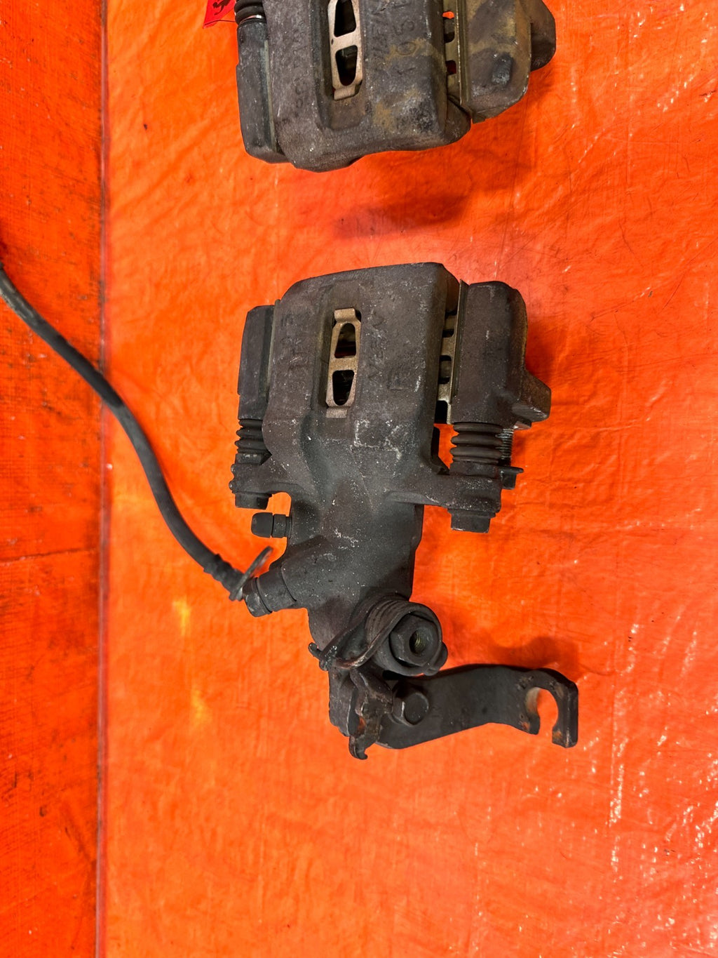 04 08 ACURA TSX   LEFT AND RIGHT REAR BRAKE CALIPERS   OEM FACTORY #3123