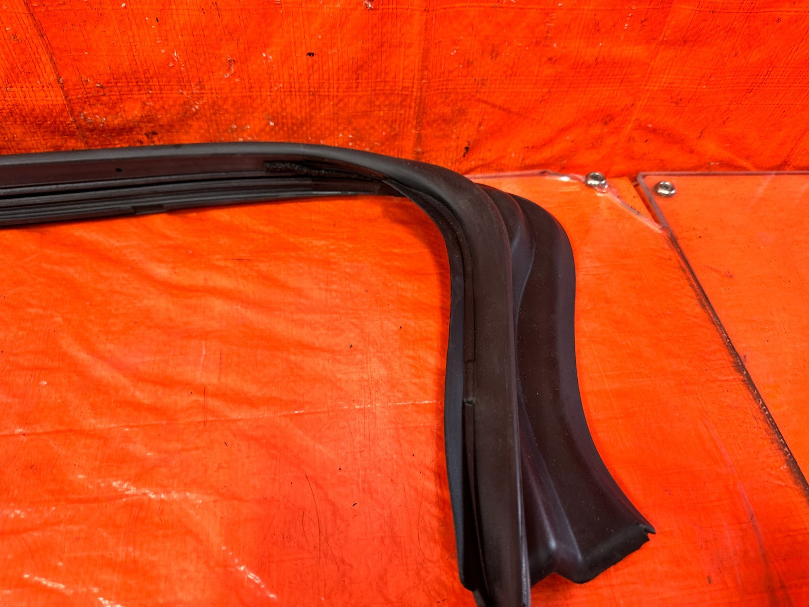 14 20 INFINITI Q50   PASSENGER RIGHT REAR WEATHER STRIP   OEM #3162