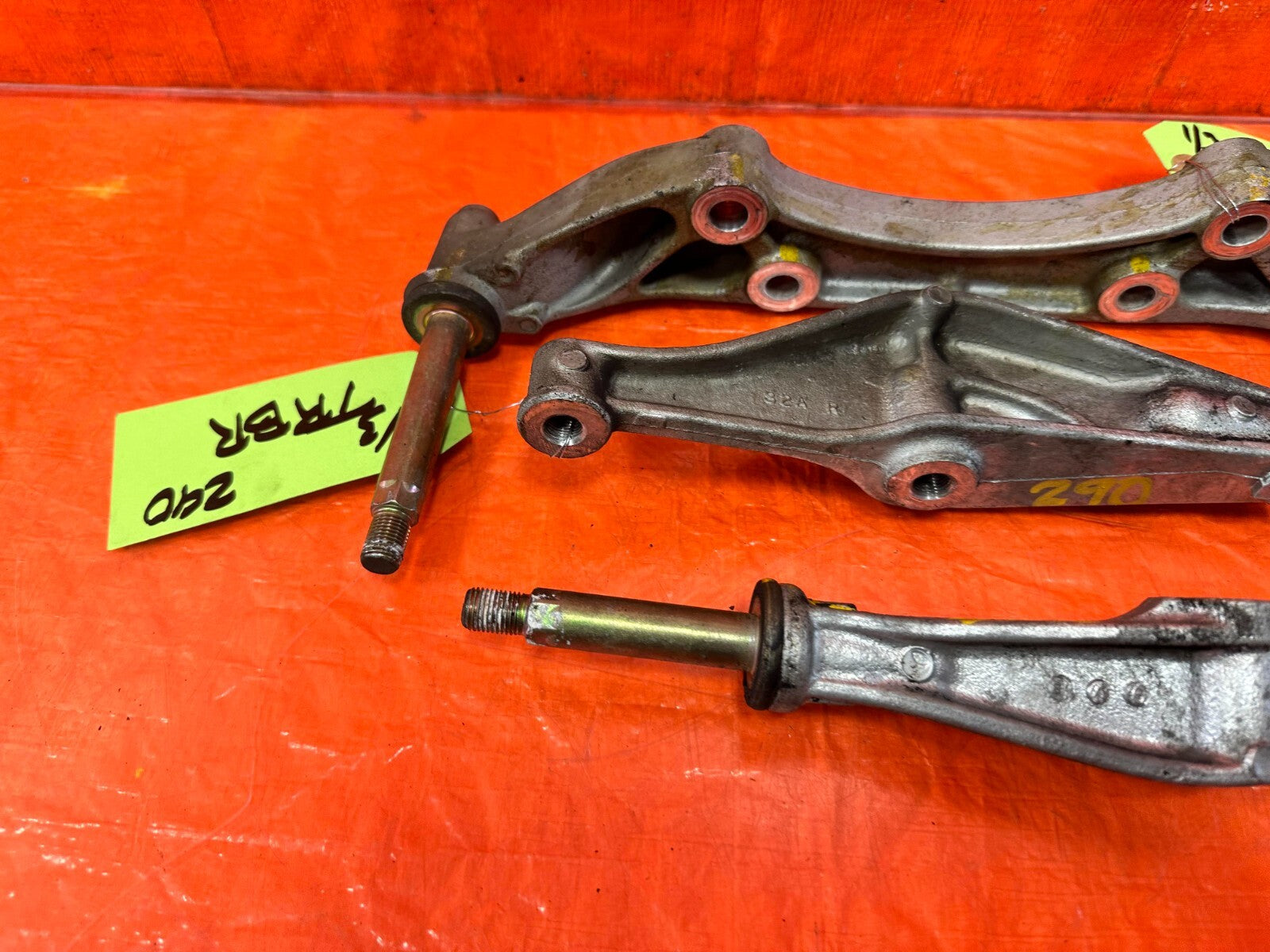 00 09 HONDA S2000   AP1 AP2 ALUMINUM DIFFERENTIAL MOUNTING BRACKETS   OEM #2902