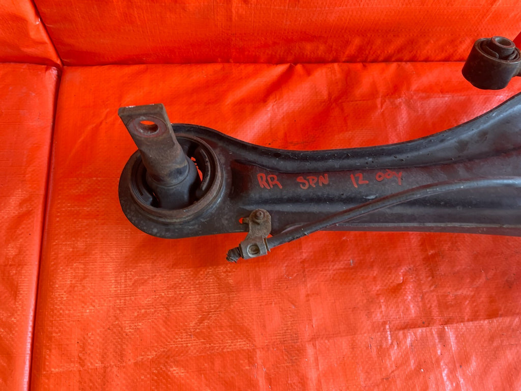 11 17 HONDA ODYSSEY   PASSENGER RIGHT REAR   SPINDLE KNUCKLE HUB W/ CONTROL ARM10