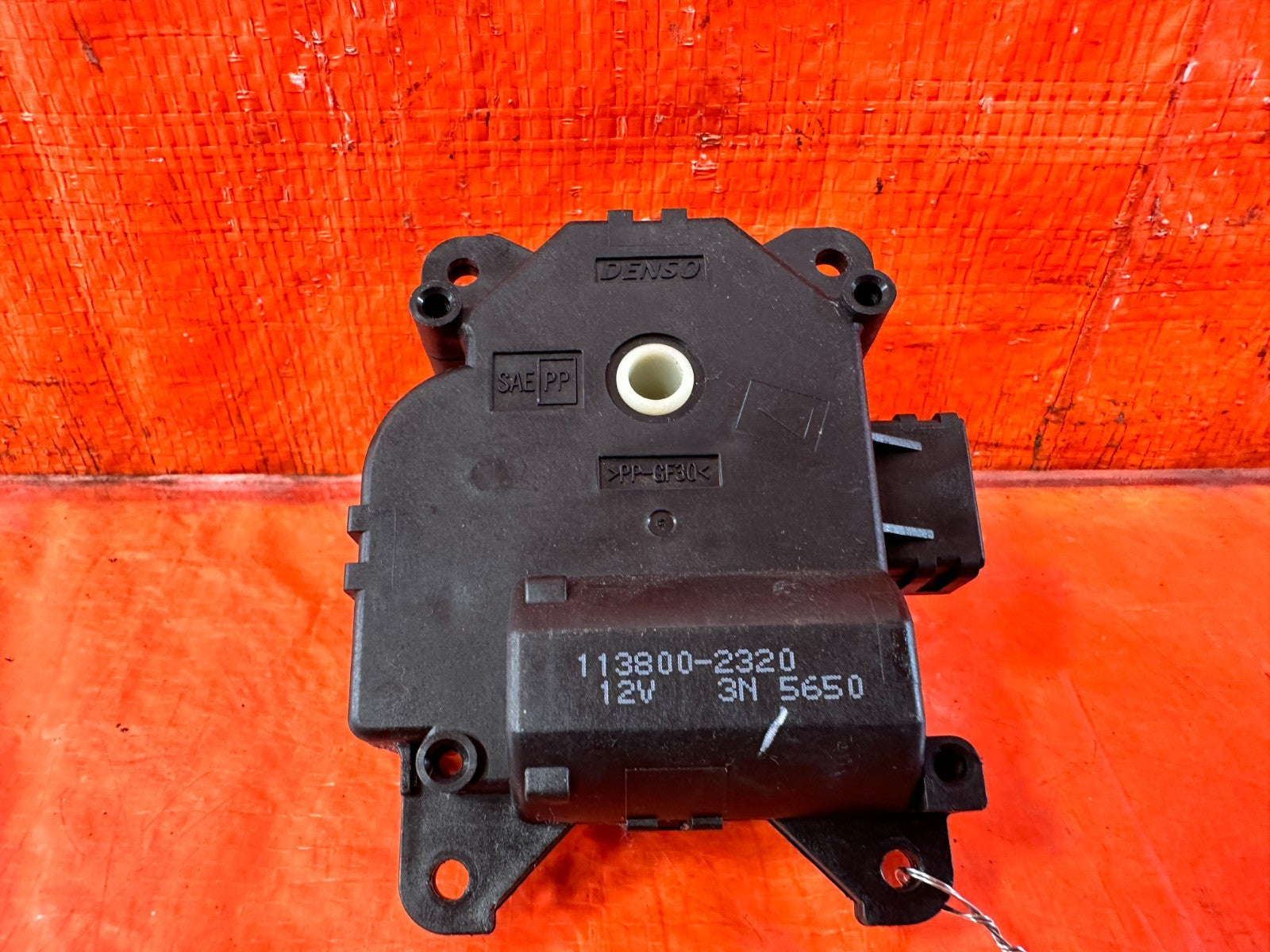 04 14 ACURA TSX   AC FLAP VENT ACTUATOR   PART # 113800 2320   OEM #3051