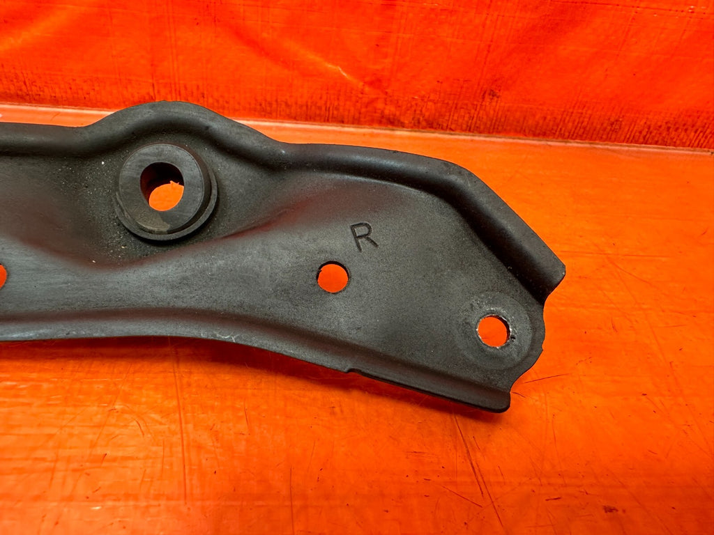 08 12 HONDA ACCORD SEDAN 2.4L   RADIATOR MOUNTING BRACKET   RIGHT SIDE   OEM 2511
