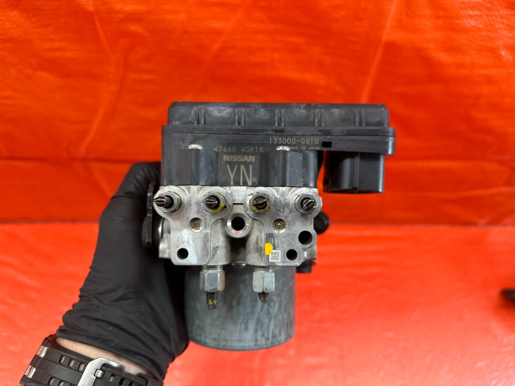 16 17 INFINITI Q50   RED SPORT 400   W/ PRE CRASH ONLY   ABS PUMP MODULE OEM 2157