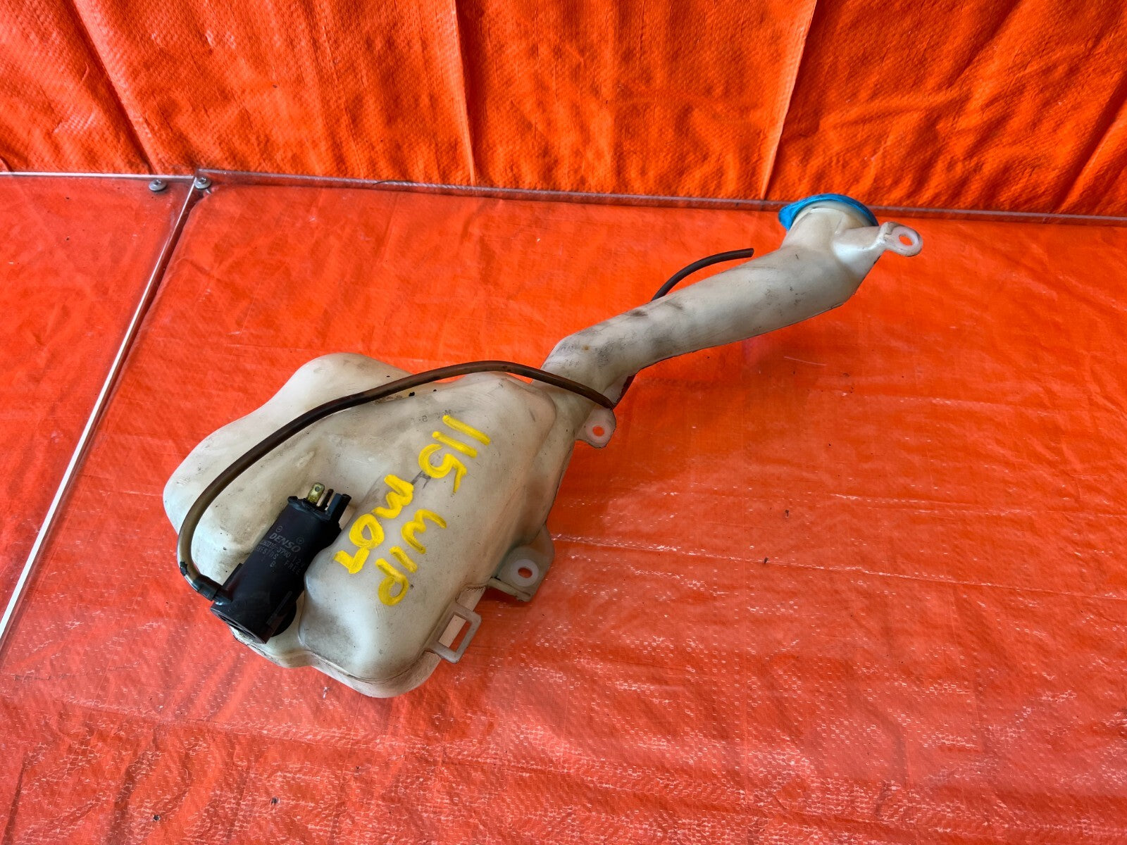 96 00 HONDA CIVIC   WINDSHIELD WIPER RESERVOIR TANK W/ MOTOR & CAP   OEM OE #1150