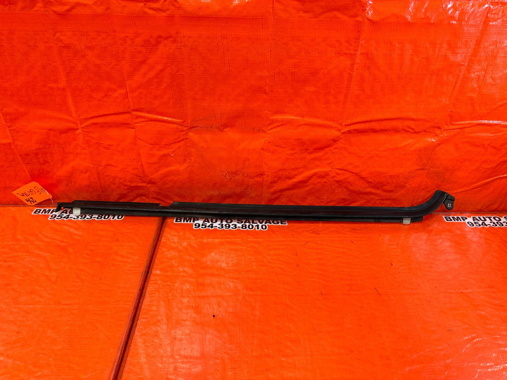 93 97 HONDA DEL SOL   DRIVER LEFT GLASS TRIM BELT MOLDING STRIP   OEM #2560