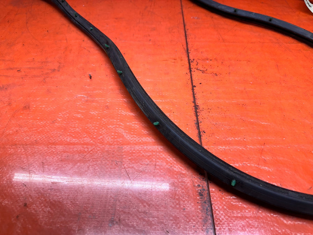 92 96 HONDA PRELUDE RIGHT DOOR WEATHERSTRIP SEAL OEM #33212