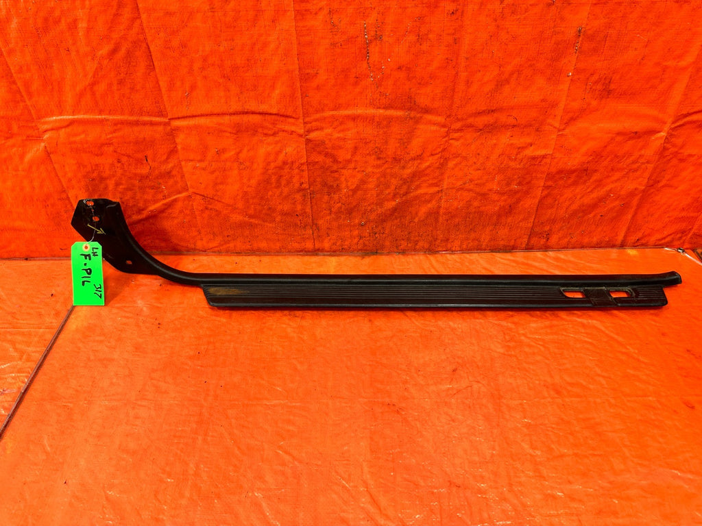 90 91 HONDA CIVIC HATCHBACK   DRIVER LEFT FLOOR PILLAR SCUFF PLATE   OEM 3170