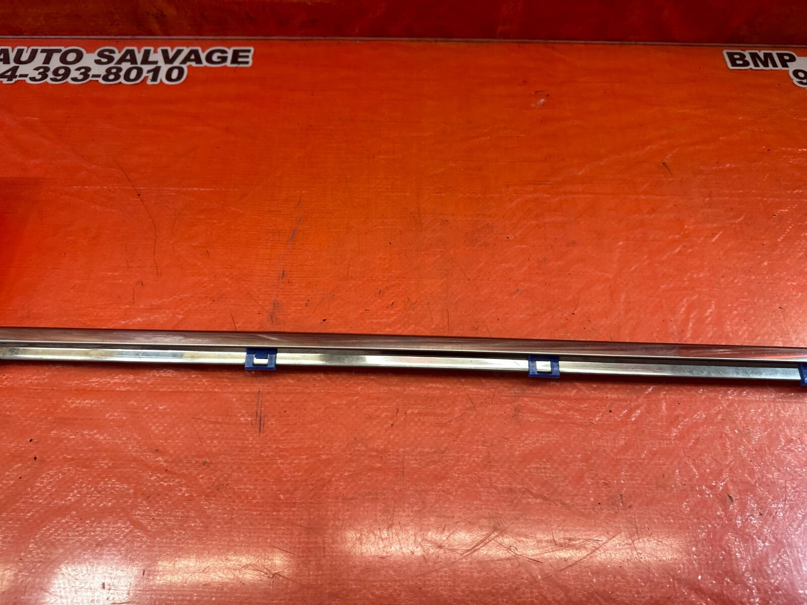 07 09 LEXUS ES350   RIGHT FRONT EXTERIOR WINDOW GLASS TRIM   OEM FACTORY #2447