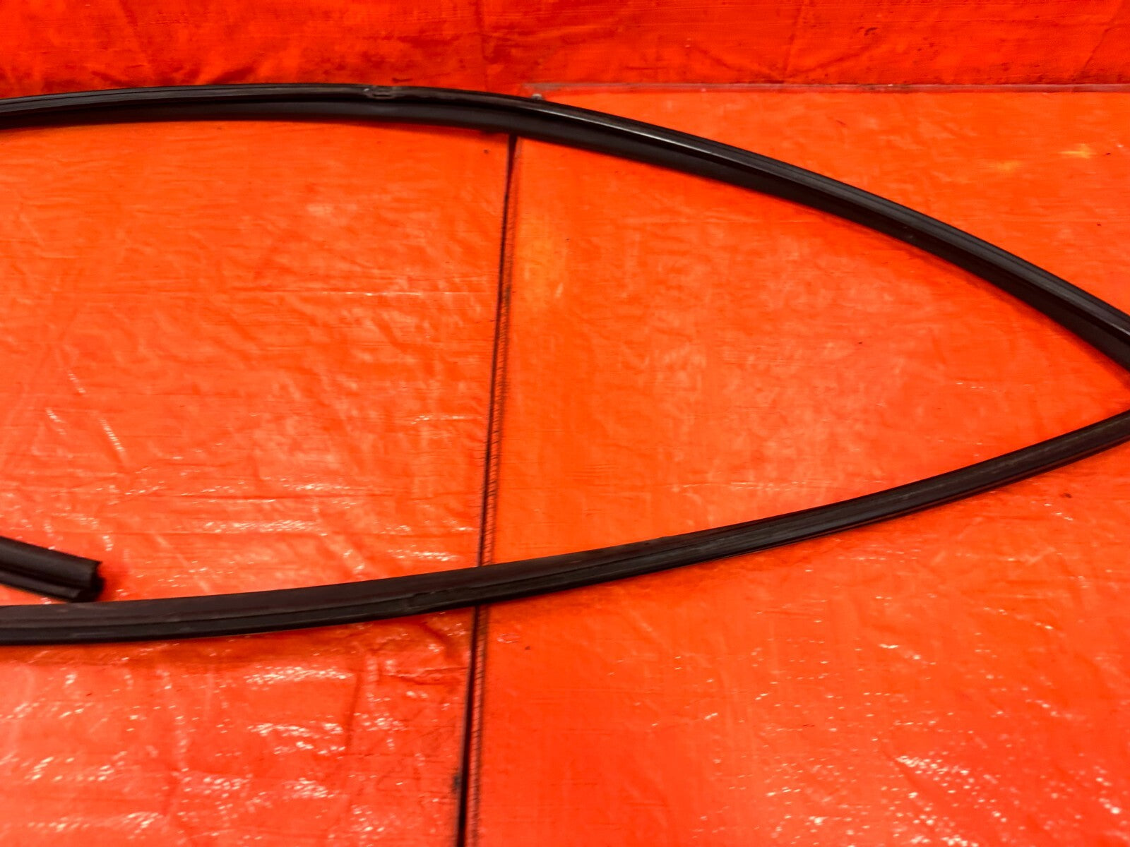 06 11 HONDA CIVIC 2D COUPE   DRIVER LEFT WINDOW GLASS RUN CHANNEL   OEM #2862