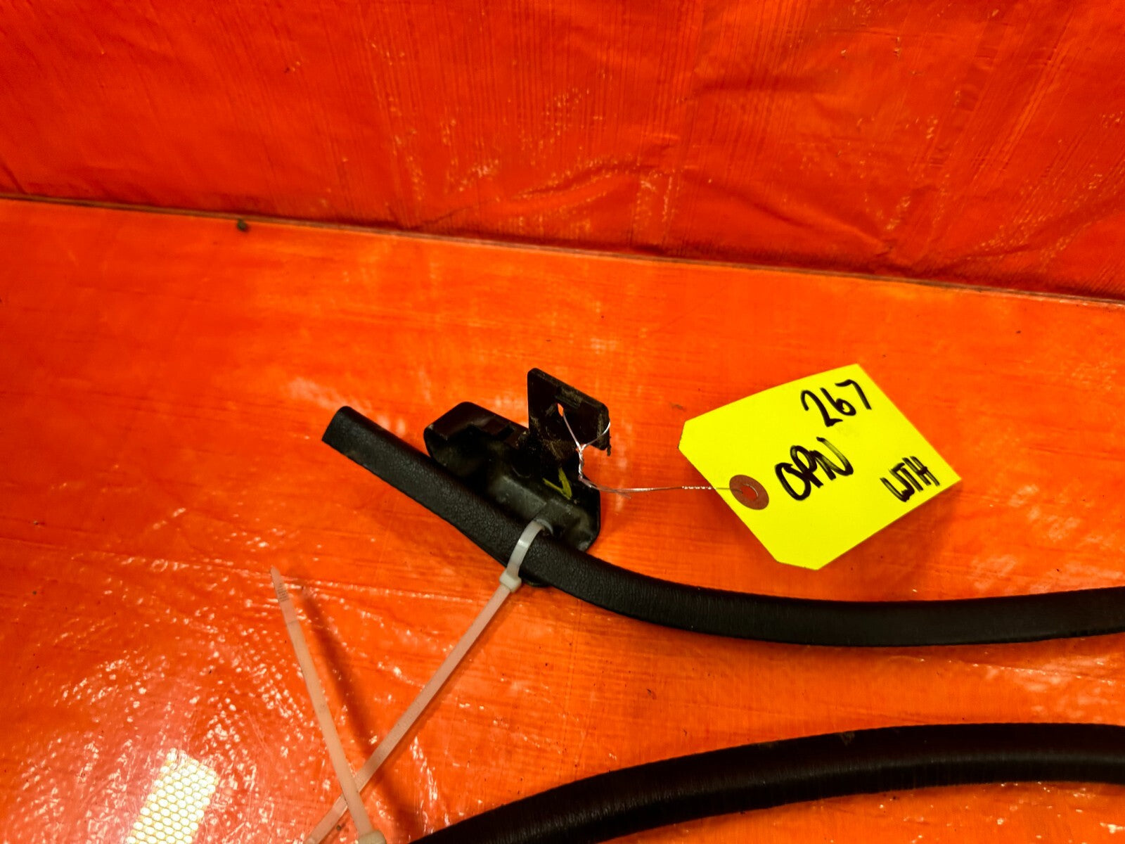 90 93 MAZDA MX 5 MIATA   CHASSIS TO DOOR OPEN TRIM WEATHER STRIP LEFT RIGHT #2679